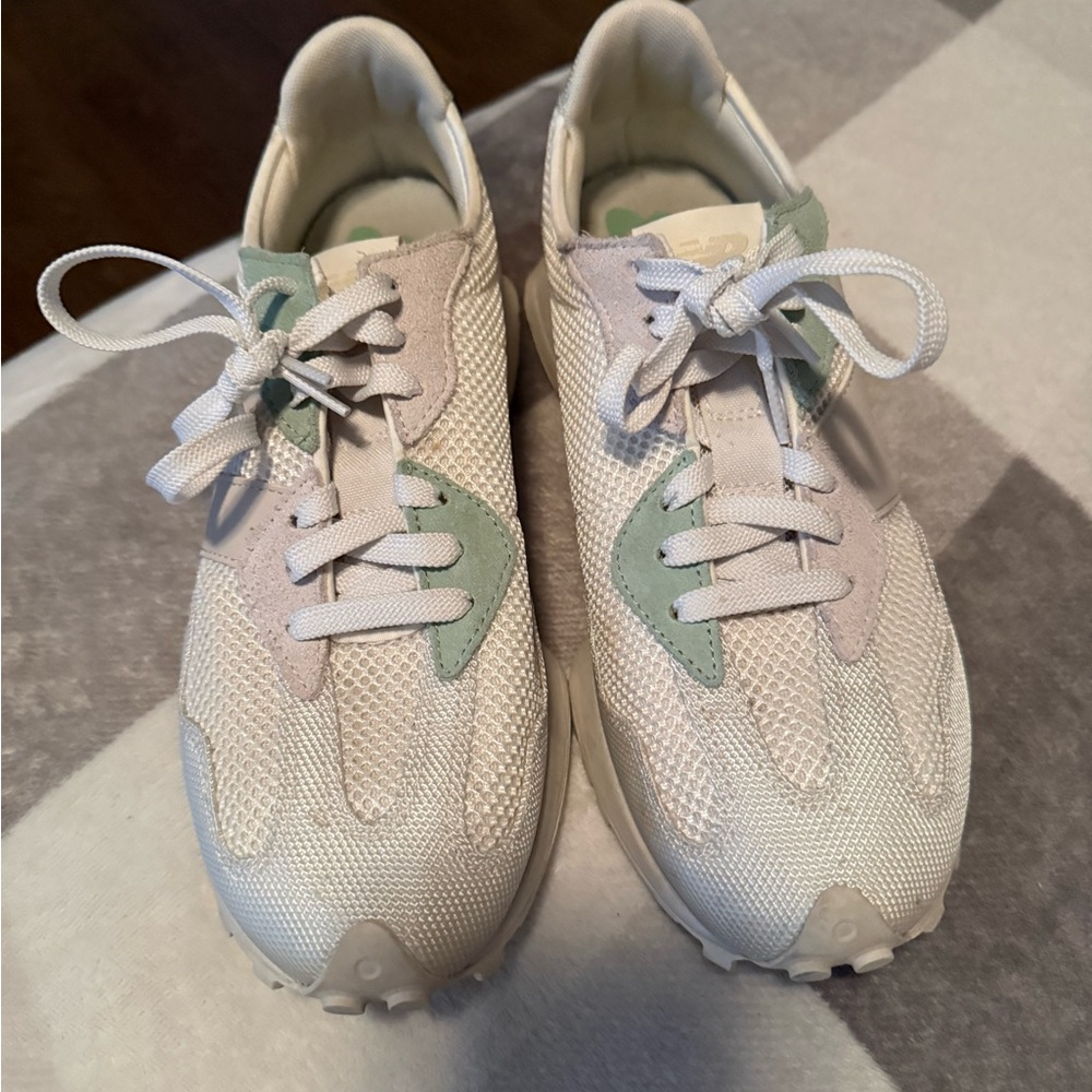 New Balance Sneakers in Cream and Green